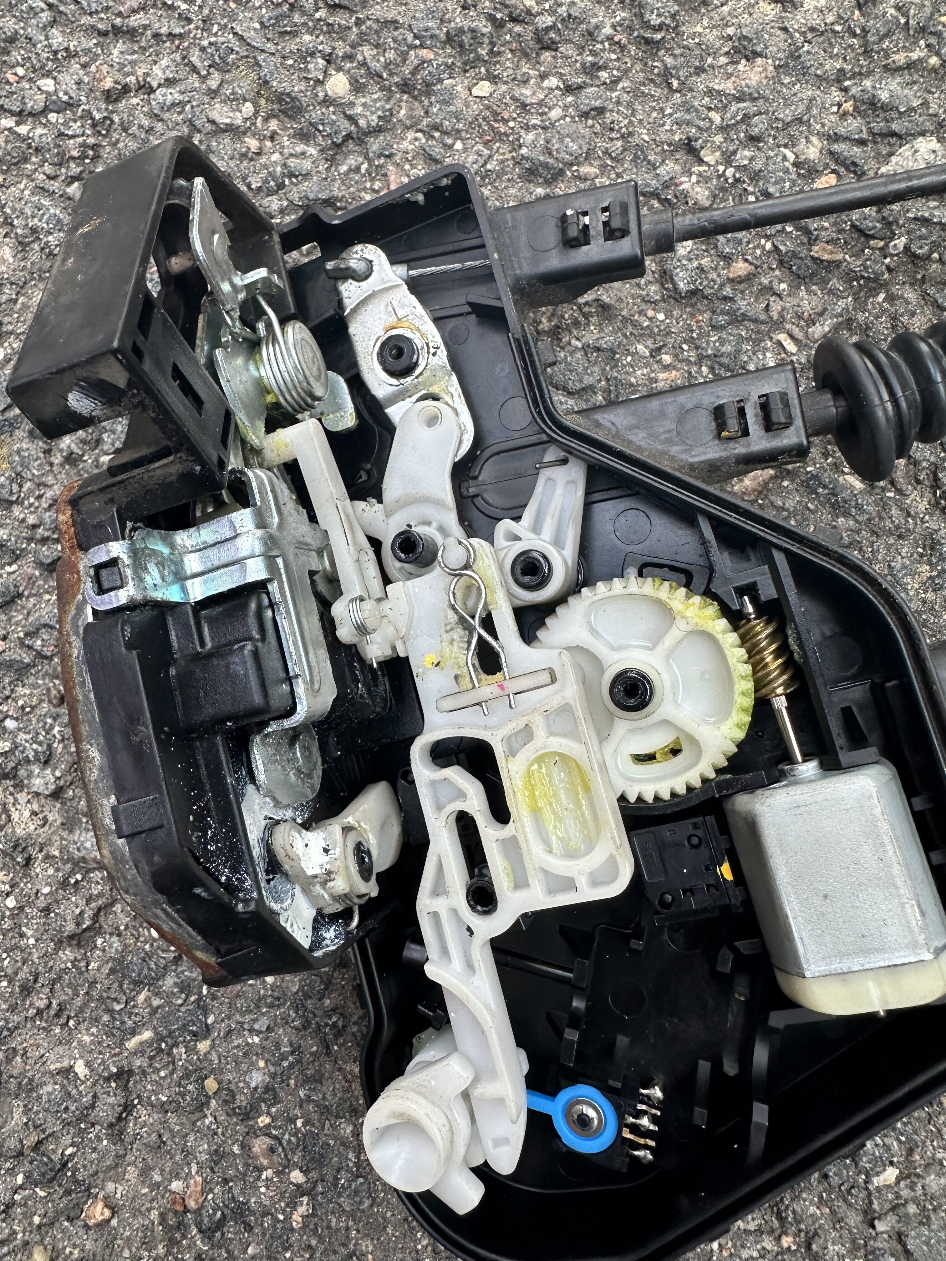 Ремонт замка Дверей